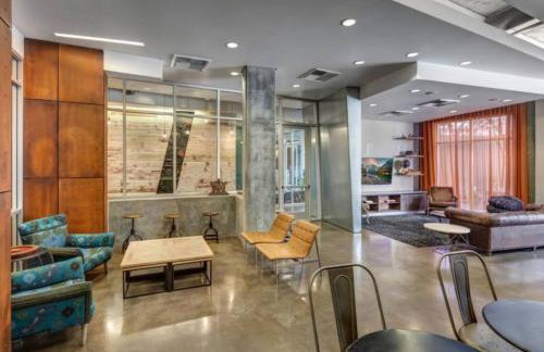 Charming 3 Bedroom Apartment with Pool Near San Diego Convention Center - Foto 6