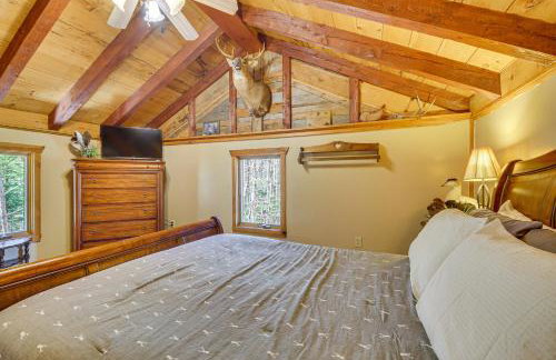 Rustic Searsport Cabin Loft and Sunroom on 10 Acres - Foto 21