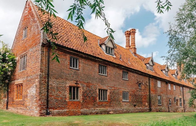 Lavish Tudor Hall Gardens - Sleeps 14 - Foto 55