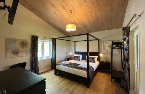 Breckland Lodge 3 with Hot Tub - Foto 6