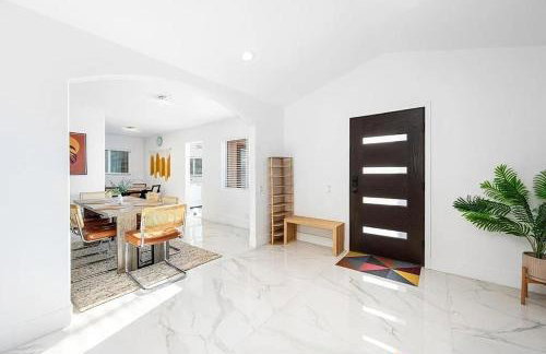 Mountains Views with Pool & Basketball, Relax & Play! - Foto 26