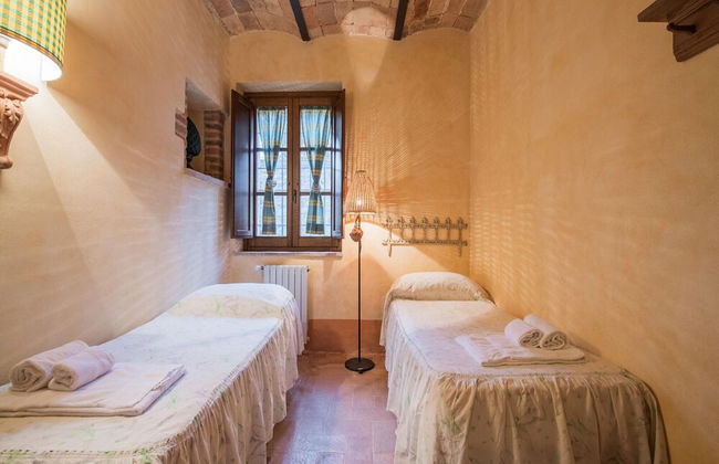 Apartment in Villa With Swimming Pool - Photo 12