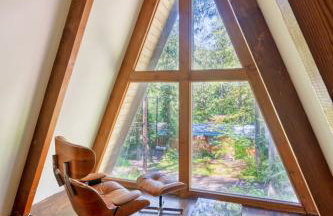 Modern A-Frame Cabin in the Woods - Foto 8