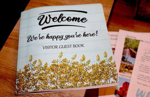 White Picket Fence - EV Charger! - Foto 29