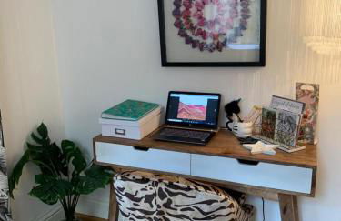 Boutique Bath apartment with 2 beautiful bedrooms - Photo 43