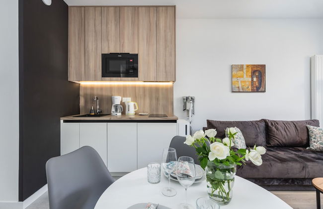 Shellter Suita Flora by Renters Prestige - Photo 6