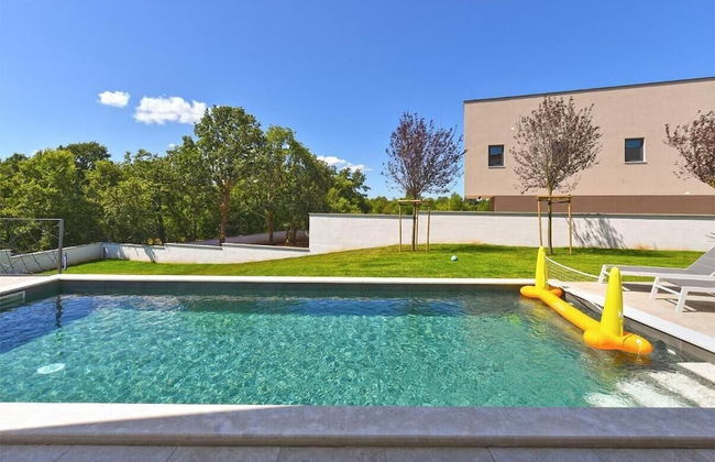 Spacious Villa With Pool and Garden in Stokovci - Foto 26