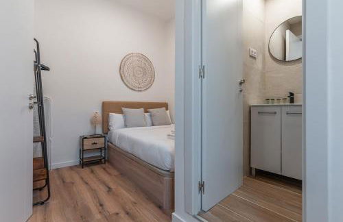 Charmingly renovated -2Bdrs 2Baths -Atocha - Photo 9