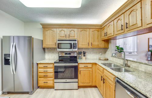 Sugar Mountain Chalet with Hot Tub and Ski Shuttle! - Foto 11