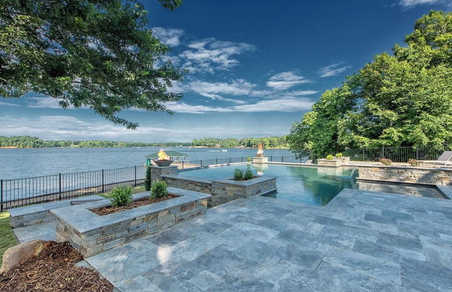 Azalea Retreat by Avantstay Sleeps 34 & Pool - Foto 1