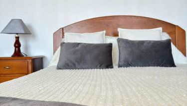 Vista Pico House - Photo 2