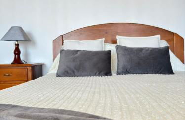 Vista Pico House - Photo 2