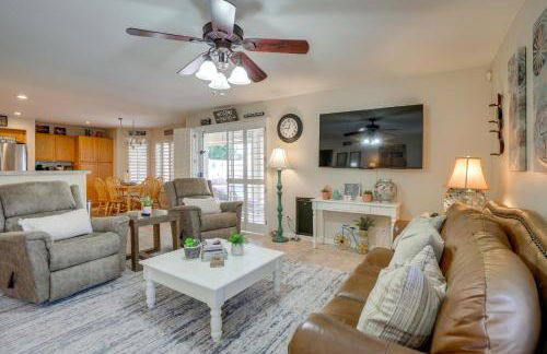 1 Mi to Surprise Stadium! Home with Patio and Hot Tub - Foto 6