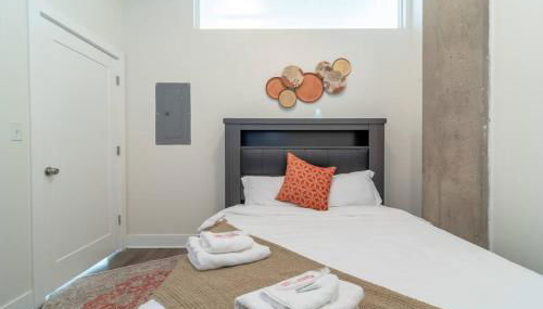 Chicago 2BR Suite Perfect for Convention and Business Trips Near McCormick Place, Arena, Soldier Field and Grant Park - Foto 5, towels, wardrobe