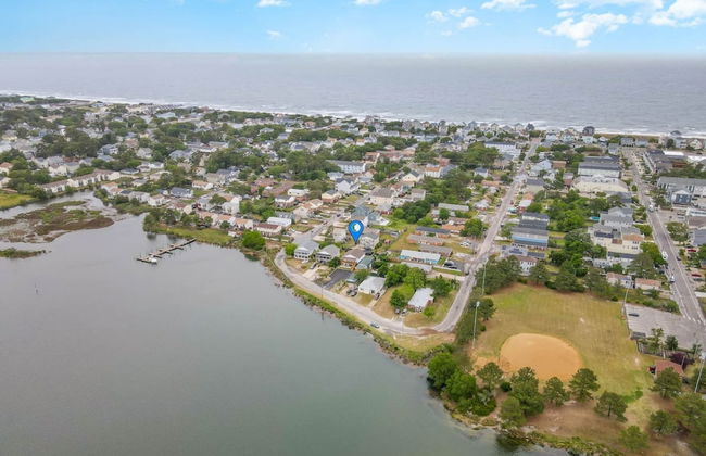 The Graceful Pelican Lakeview w Kayaks and Trail - Foto 18