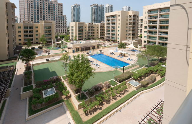 Luxurious Apt with Balcony The Greens Dubai - Photo 19