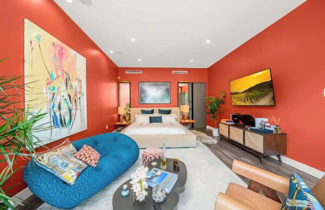 Willow Glen - Hollywood Hills Multi-level Villa With Theater & Pool - Photo 10