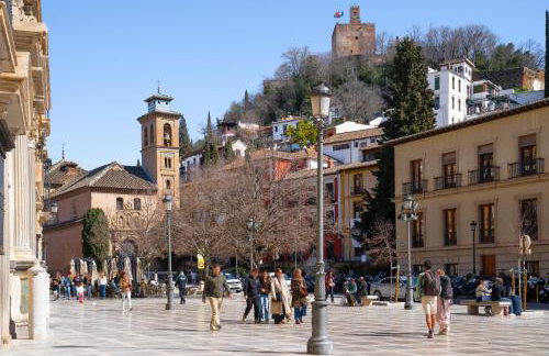 Spectacular Alhambra view roof terrace penthouse - Photo 32