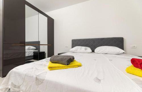 VILLA GEORGE z ogrevanim bazenom in vrtno kuhinjo - Foto 38