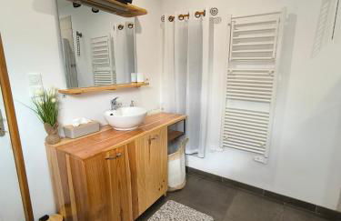 GITE A THEME D-DAY - situé à 15mn d'Omaha Beach - Animaux OK - Terrain clos - Aucuns voisins - WIFI - Foto 56