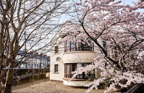 Exclusive Offers l Last-Minute Stay l Sleeps Up to 6 l Conveniently located near town Centre l restaurants l and local attractions l It offers easy access to the stunning Causeway Coast l Coleraine Hideout l WeStayBelfast - Foto 32