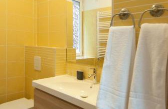 City Lights Apartment - Photo 6