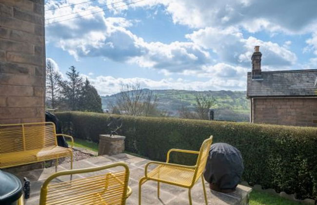 Host Stay Corner Cottage - Photo 2