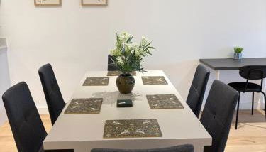 2 Bed Luxury Property with Balcony King Cross - Foto 5