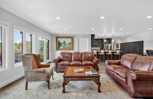 Family Mountain Escape w Private Suite Modern Comforts - Foto 16