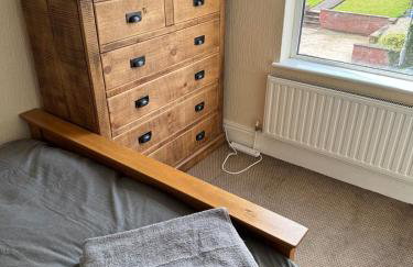 Large Traditional, Sleeps 8, 2 baths, Train, Tram, Pubs, Hucknall - Foto 20
