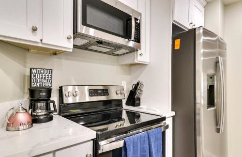 Fast WiFi and Free Parking Cozy Fontana Apartment - Photo 14