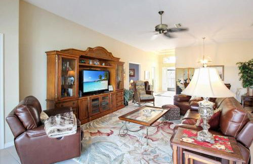 Serene pool home in the exclusive Heritage Oaks Golf & Country Club - Foto 2