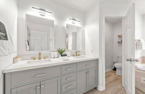 Boho Haven Hideaway - Walk to Pool,Theater,Arcades, Firepit, Lake Access - Foto 46