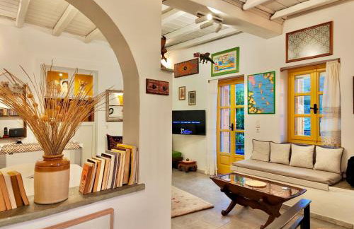 Ioulis Century Home - Photo 4