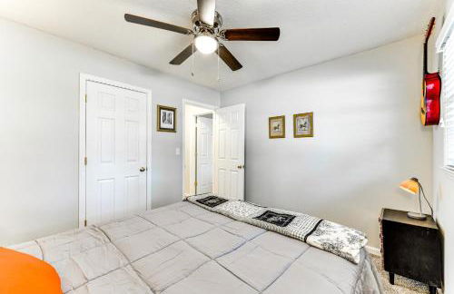 1 Mi to Dtwn Home with Fire Pit and Deck in Hudson! - Foto 16