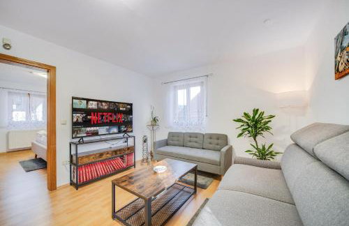 FEWO-LAVEES moderne zentrale FeWo nahe OMV Wacker Kliniken Burg -Eigener Eingang-Schlüsselloser Check in - Foto 17