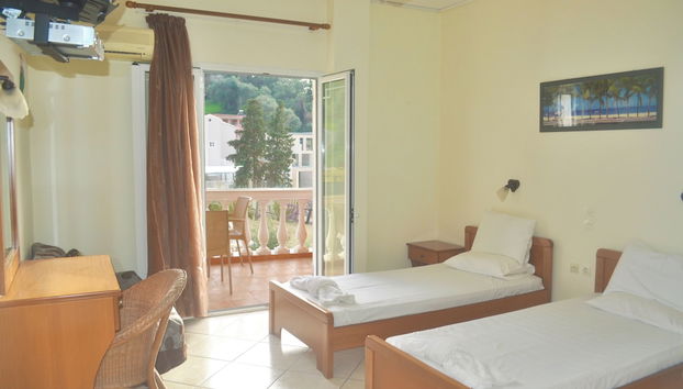 Holiday House Letta Very Quiet Location Agios Gordios - Foto 2, Habitación