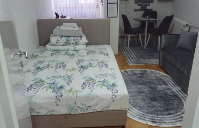 Charming Studio Apartment in Novi Pazar With City & Mountain Views - Foto 2