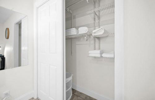 Chic Boca Raton Apartment Pool WiFi Parking - Photo 3