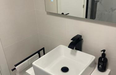 Seaside Apartment Sleeps 6 With Balcony - Foto 40