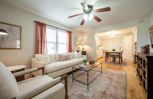 Family Neighborhood - Full Yard - Parking - Foto 1