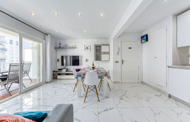 Apartment in Roses With Stunning Beachfront Views - Photo 12