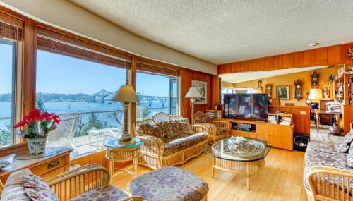 The Bridge and Balcony - Photo 5