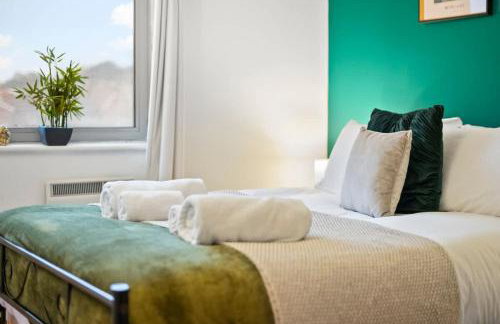 Modern 2 Bed Apartment in Greenwich, 24h Free Parking, Great for Business & Contractors, Sleeps 6 - Photo 26