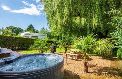 Waterside Cottage - Hot Tub, Mooring, Arcade, Bar - Foto 4