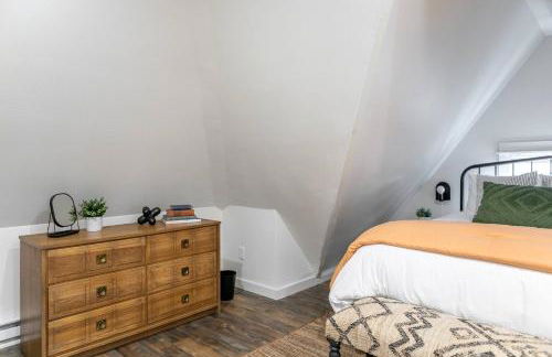 Charming Historic Upper | Walk to Downtown, Lakes - Foto 10