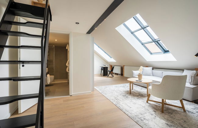 HONEST Karlín - Foto 77