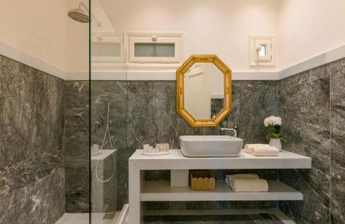 Etoile Luxury Suites - Photo 16