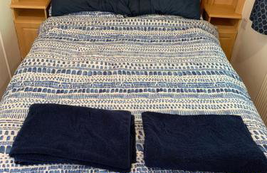 Postwood Gardens Balmoral Country Cabin - Photo 4