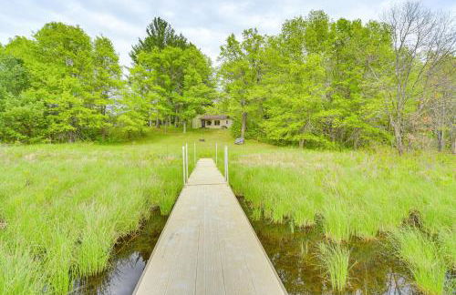 Secluded Lakefront Gem on 300 Acres in Webster - Foto 24